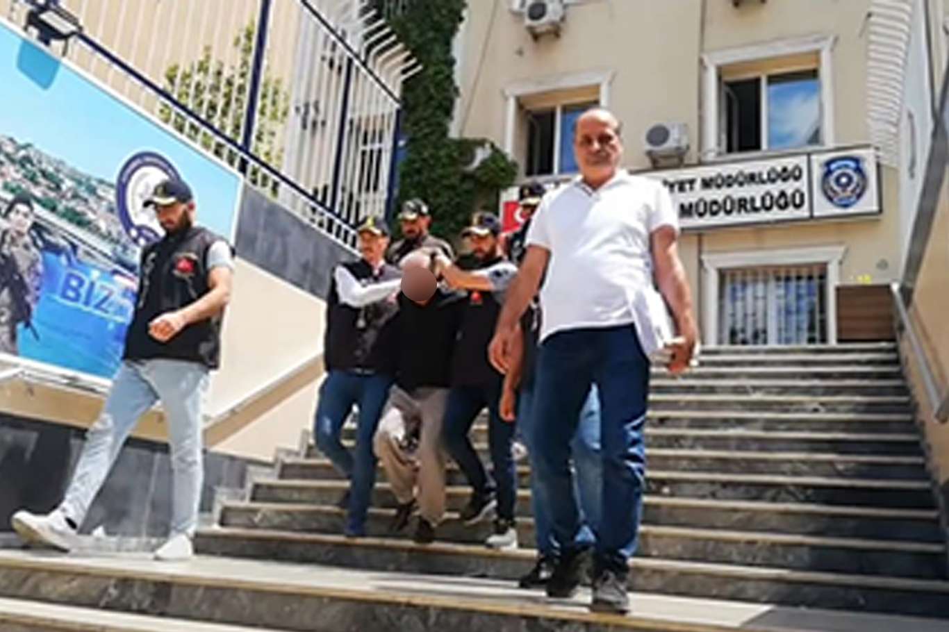 Avukat Servet Bakırtaş'ı öldüren şahıs tutuklandı Avukat Servet Bakırtaş'ı öldüren şahıs tutuklandı